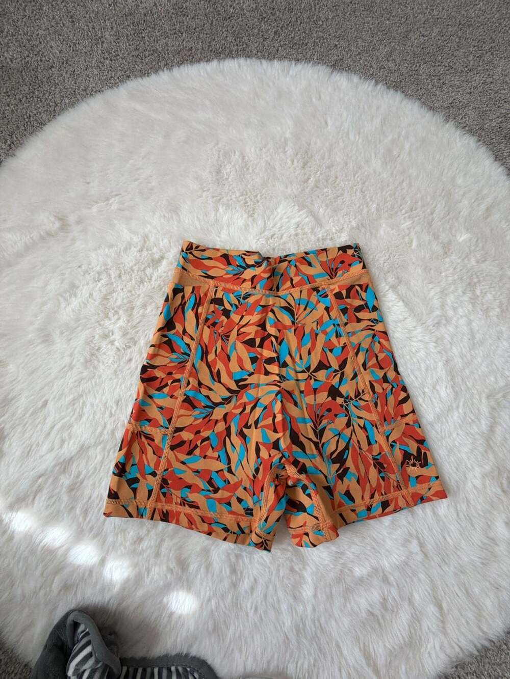 Offline by Aerie Shorts Workout Bike Womens Size M Orange Camo Pockets 22X15